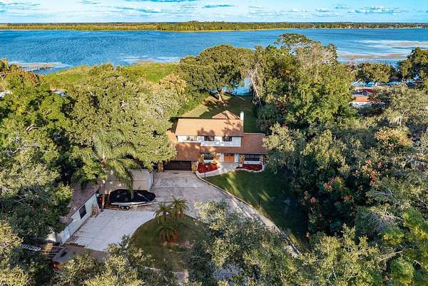 1.8 Acres of Land with Home for Sale in Leesburg, Florida