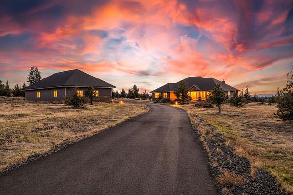 5 Acres of Residential Land with Home for Sale in Prineville, Oregon