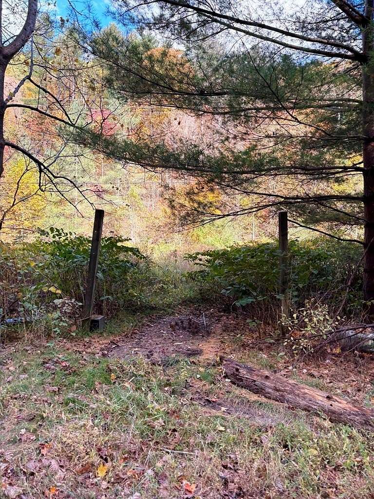 4 Acres of Residential Land for Sale in Beaver, Kentucky