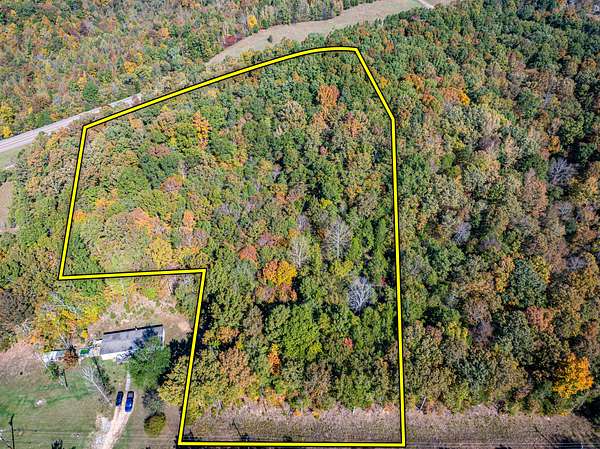 5 Acres of Residential Land for Sale in Savannah, Tennessee