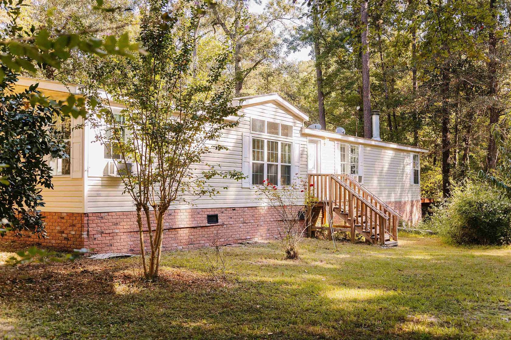 5 Acres of Residential Land with Home for Sale in Havana, Florida