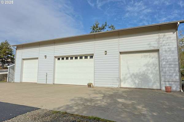 1.64 Acres of Improved Mixed-Use Land for Sale in Coos Bay, Oregon