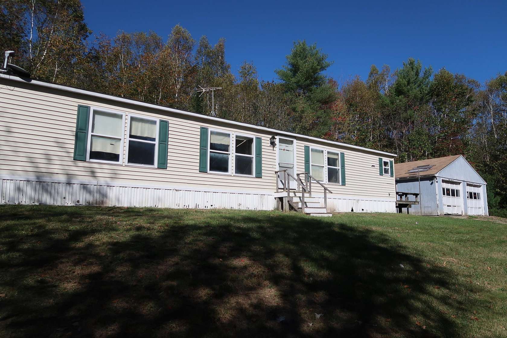 2.69 Acres of Residential Land with Home for Sale in Waldoboro, Maine