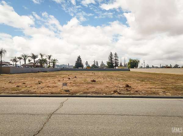 1 Acre of Residential Land for Sale in Bakersfield, California