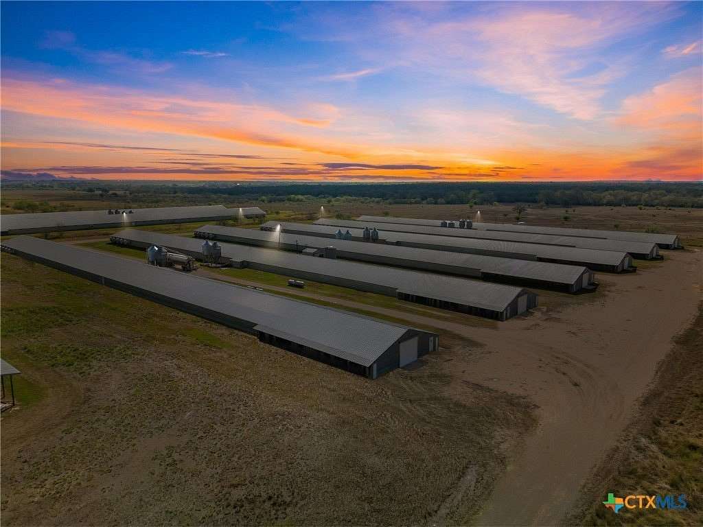 189 Acres of Land with Home for Sale in Harwood, Texas