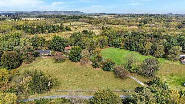 3.16 Acres of Residential Land for Auction in Bernville, Pennsylvania