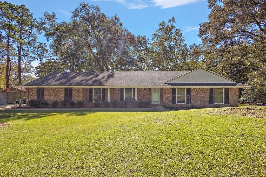 2.5 Acres of Residential Land with Home for Sale in Vicksburg, Mississippi