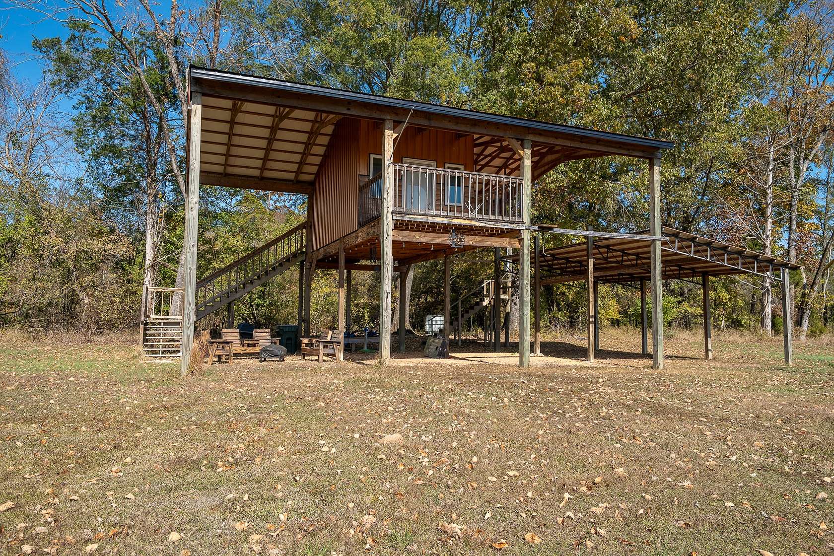 1 Acre of Residential Land for Sale in Clifton, Tennessee