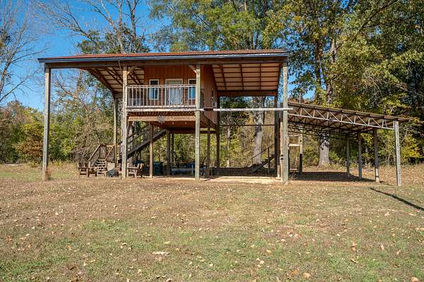 1 Acre of Residential Land for Sale in Clifton, Tennessee