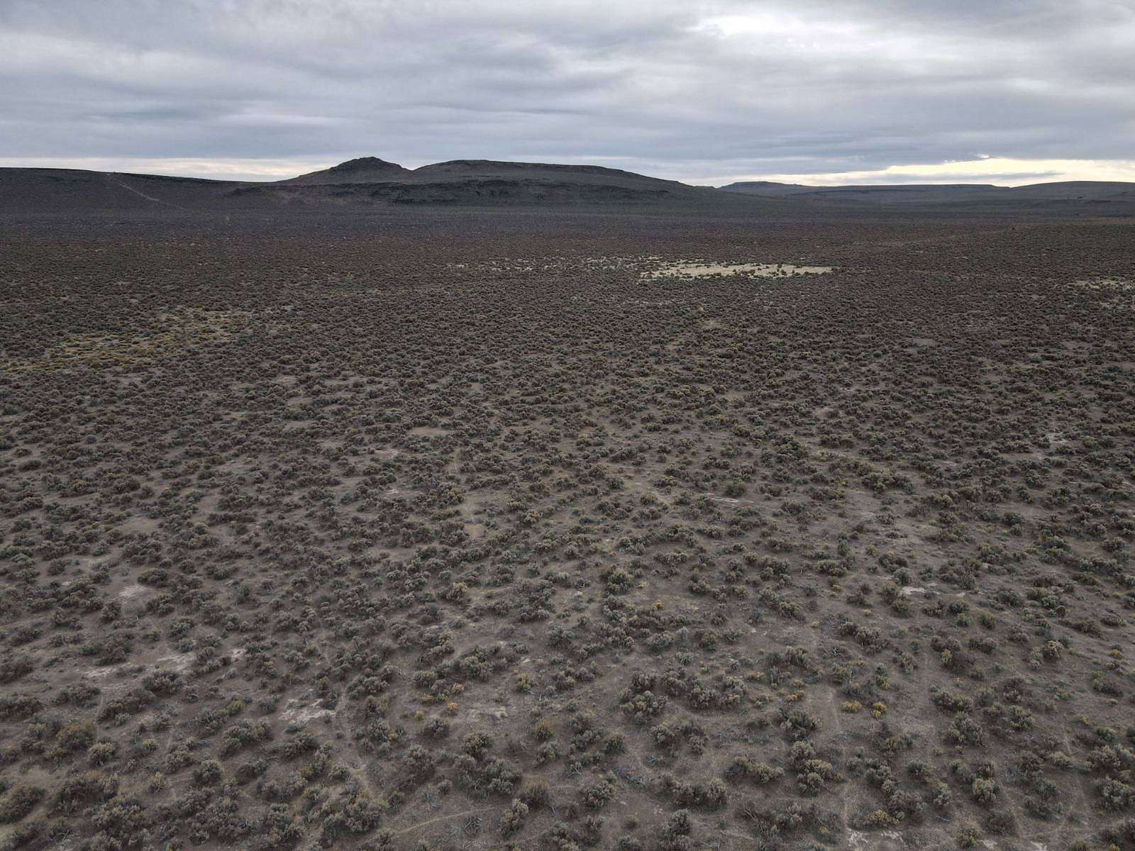 40 Acres of Land for Sale in Christmas Valley, Oregon