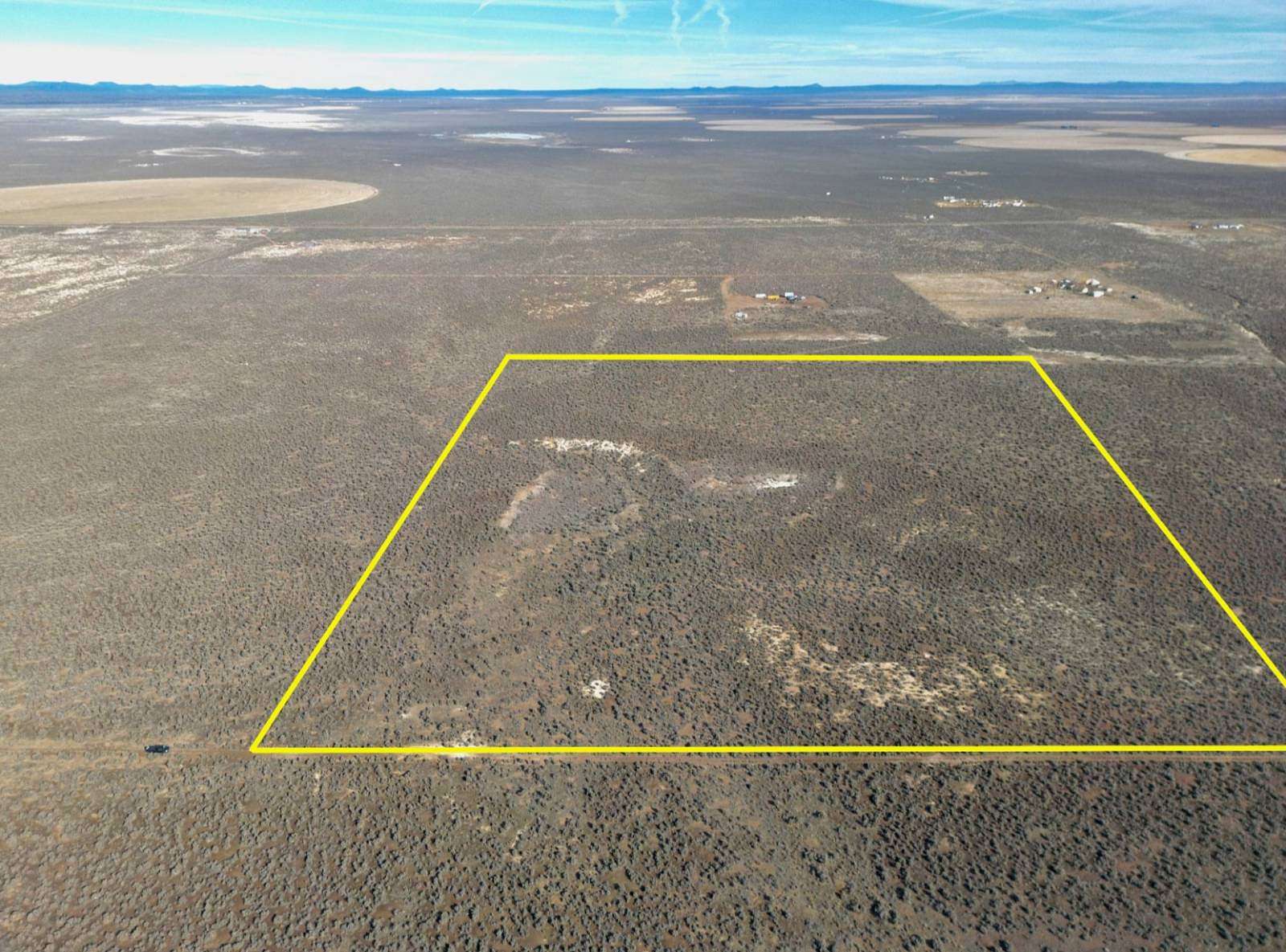 40 Acres of Land for Sale in Christmas Valley, Oregon