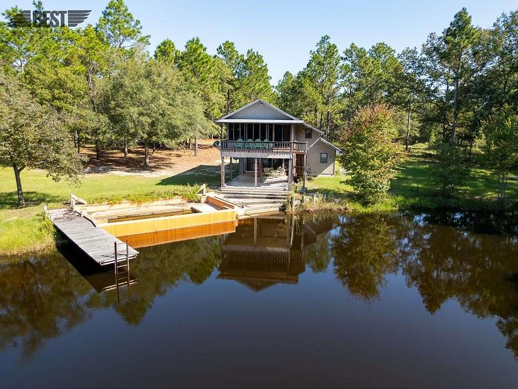 99 Acres of Land with Home for Sale in Hazlehurst, Georgia