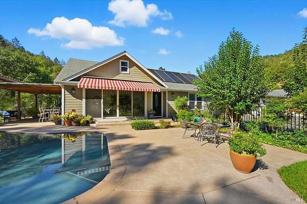 5.56 Acres of Residential Land with Home for Sale in Napa, California