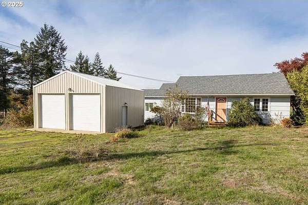 3 Acres of Residential Land with Home for Sale in Newberg, Oregon