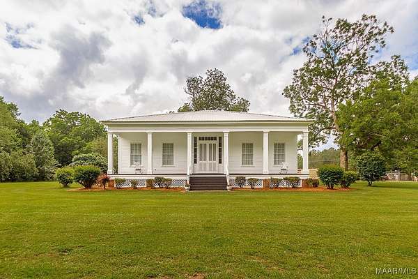 20 Acres of Land with Home for Sale in Shorter, Alabama