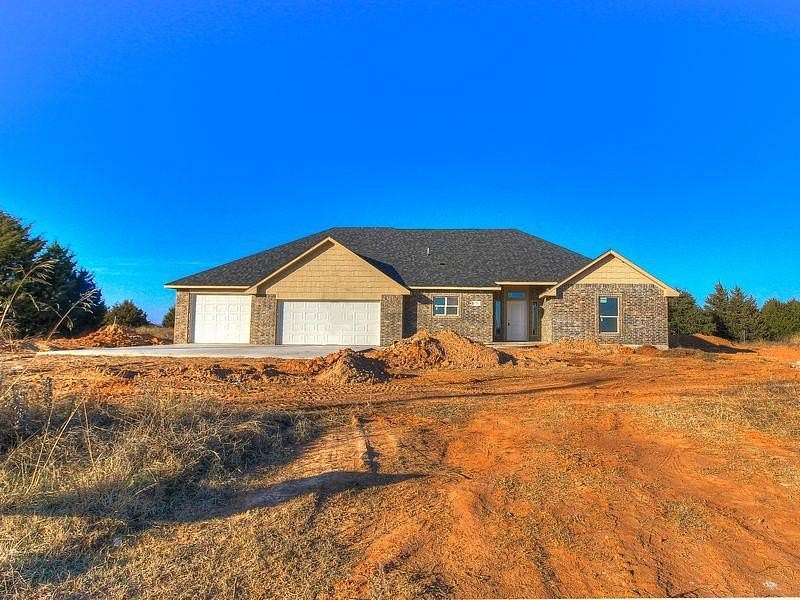 2.45 Acres of Residential Land with Home for Sale in Chandler, Oklahoma