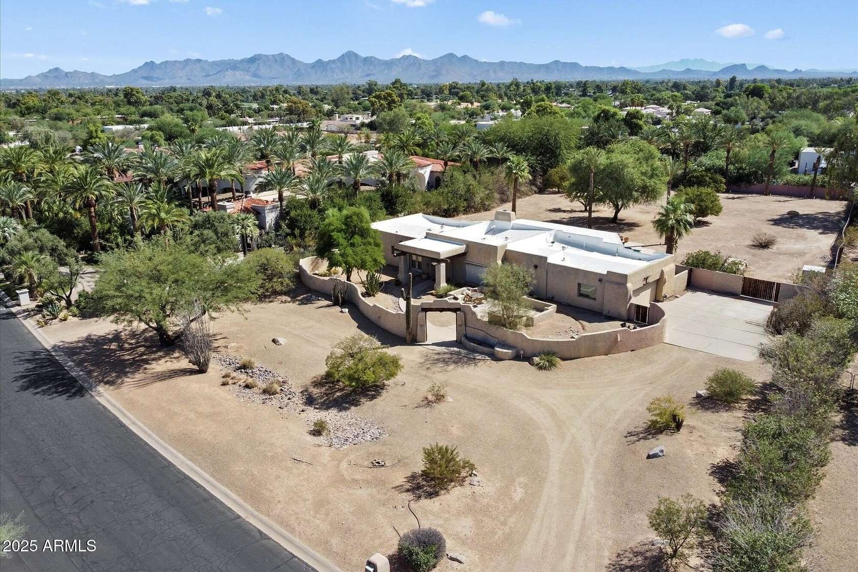 1.27 Acres of Residential Land for Sale in Paradise Valley, Arizona