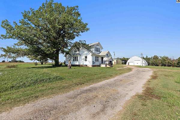 13 Acres of Land with Home for Sale in Moundridge, Kansas