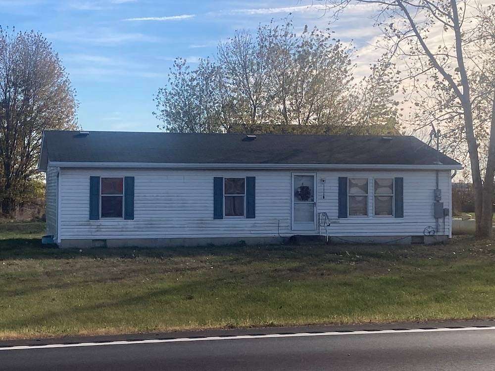 2 Acres of Residential Land with Home for Auction in Cecil, Ohio