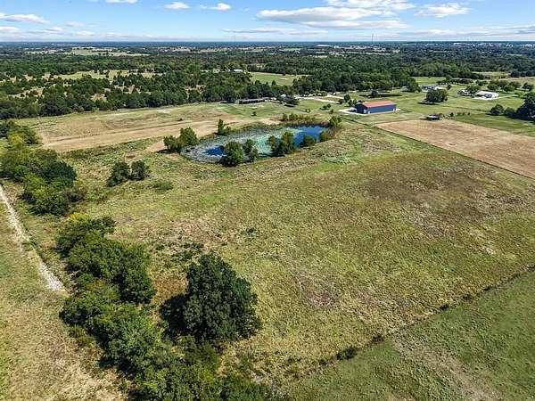 36 Acres of Improved Agricultural Land for Sale in Commerce, Texas