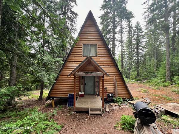 6 Acres of Residential Land with Home for Sale in Fernwood, Idaho