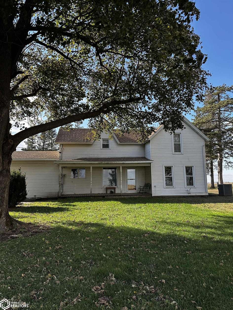 7.29 Acres of Residential Land with Home for Sale in Brooklyn, Iowa