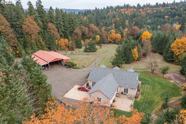 16.5 Acres of Land with Home for Sale in Monmouth, Oregon