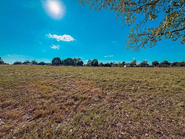 5 Acres of Land for Sale in Palestine, Texas