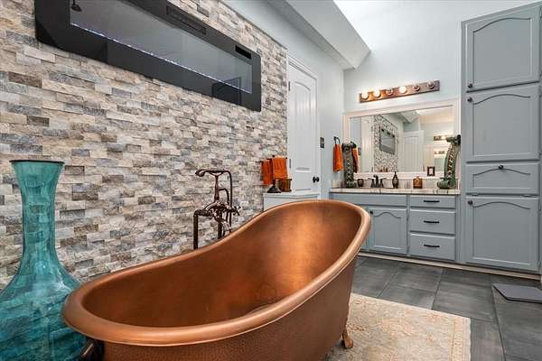 1.5 Acres of Residential Land with Home for Sale in Weatherford, Texas