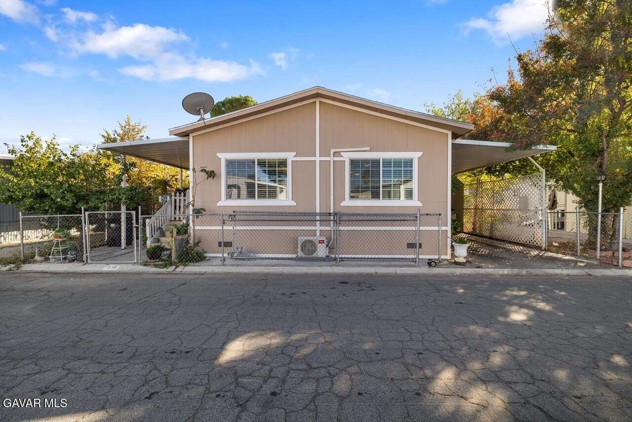 58.8 Acres of Land with Home for Sale in Lancaster, California