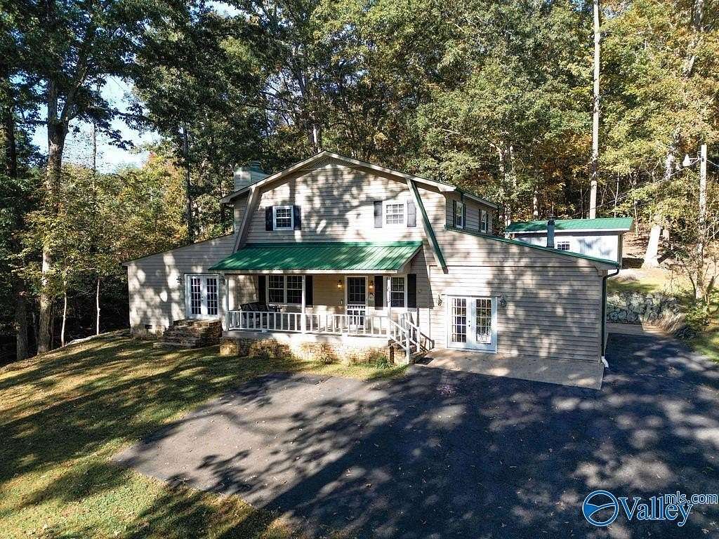 9.8 Acres of Residential Land with Home for Sale in Fort Payne, Alabama