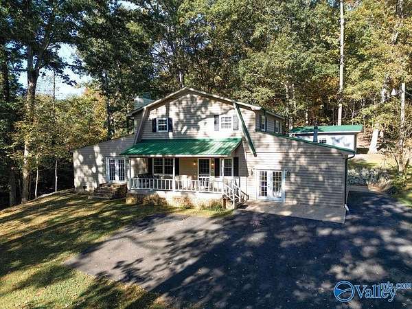 9.8 Acres of Residential Land with Home for Sale in Fort Payne, Alabama