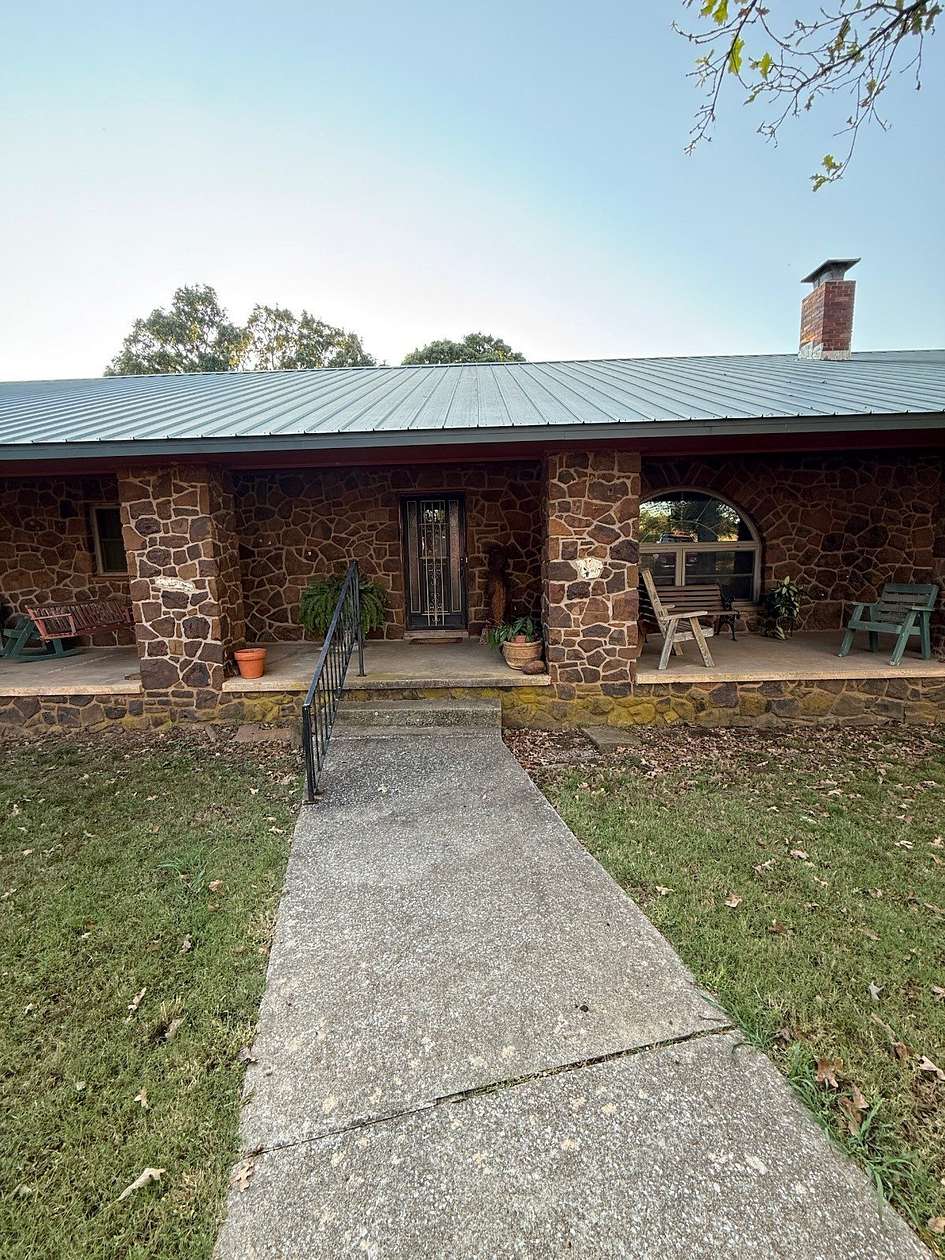 40 Acres of Land for Sale in Big Cabin, Oklahoma