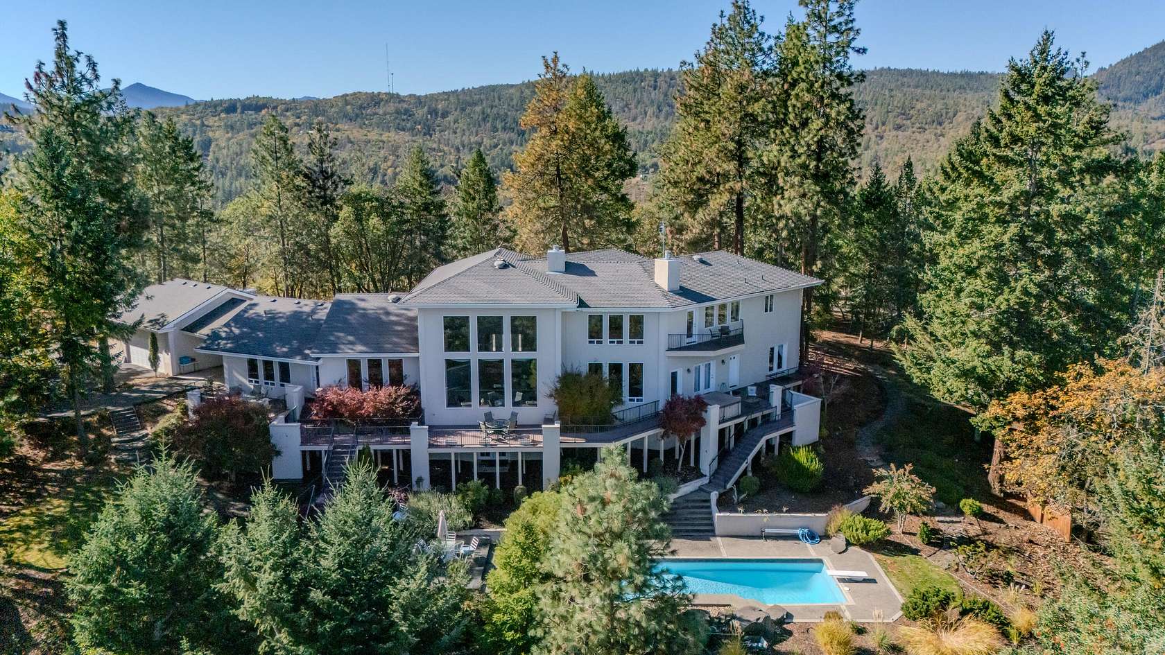 20 Acres of Recreational Land with Home for Sale in Jacksonville, Oregon