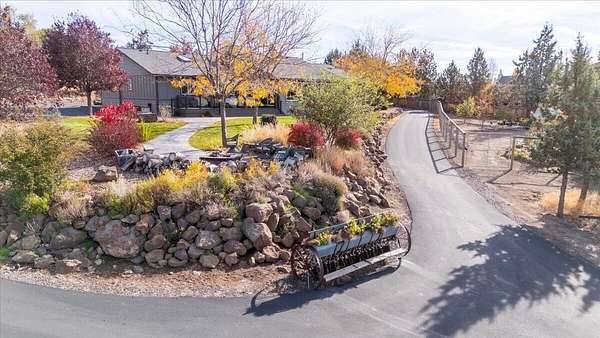 5 Acres of Residential Land with Home for Sale in Terrebonne, Oregon