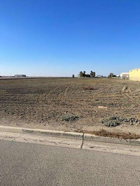 6.9 Acres of Commercial Land for Sale in Firebaugh, California