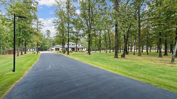 3.53 Acres of Residential Land with Home for Sale in Texarkana, Arkansas