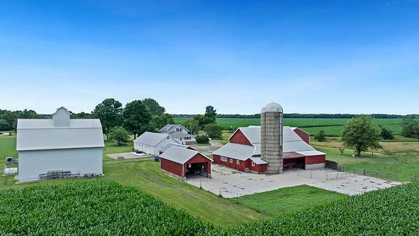 30 Acres of Agricultural Land with Home for Sale in Prophetstown, Illinois