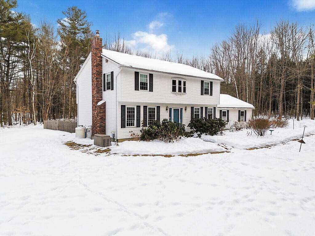 3.3 Acres of Land with Home for Sale in Pittston, Maine