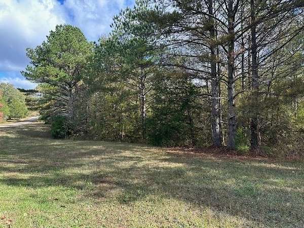 14 Acres of Land for Sale in Savannah, Tennessee