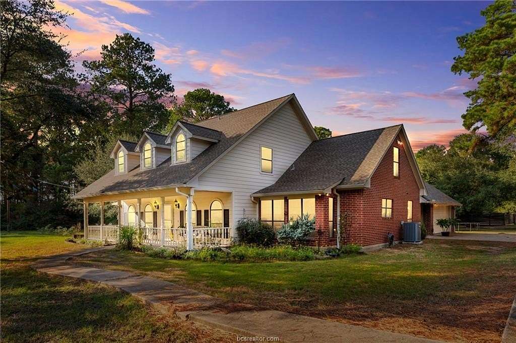 9.2 Acres of Land with Home for Sale in Waller, Texas