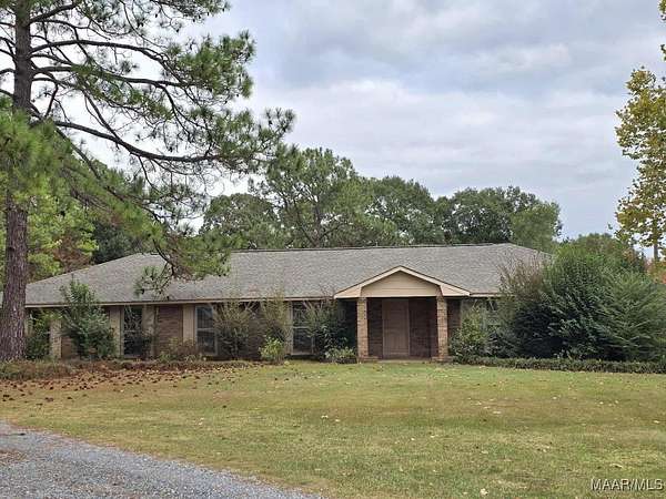 2.3 Acres of Residential Land with Home for Sale in Wetumpka, Alabama