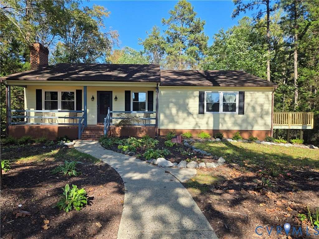 11.2 Acres of Land with Home for Sale in Mechanicsville, Virginia