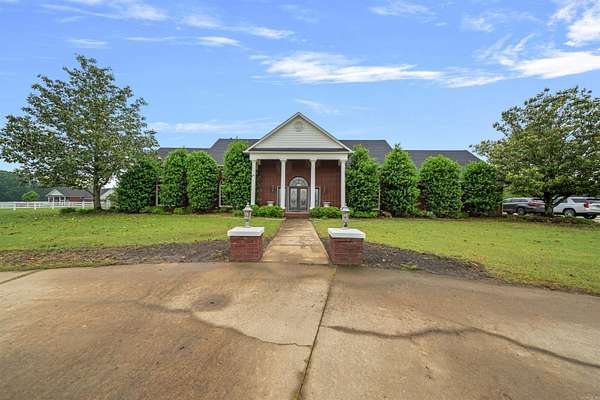 3.13 Acres of Residential Land with Home for Sale in El Paso, Arkansas