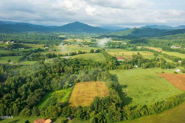 5 Acres of Residential Land for Sale in Sevierville, Tennessee