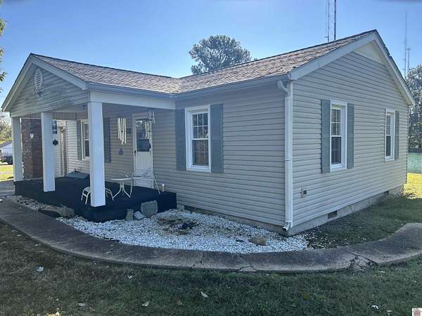 2.2 Acres of Residential Land with Home for Sale in Mayfield, Kentucky