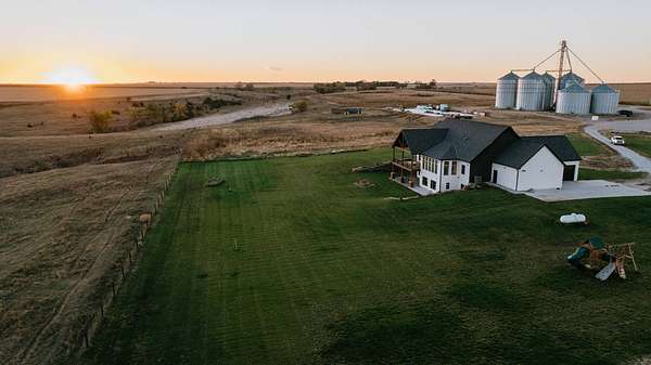 15.3 Acres of Land with Home for Sale in Elwood, Nebraska