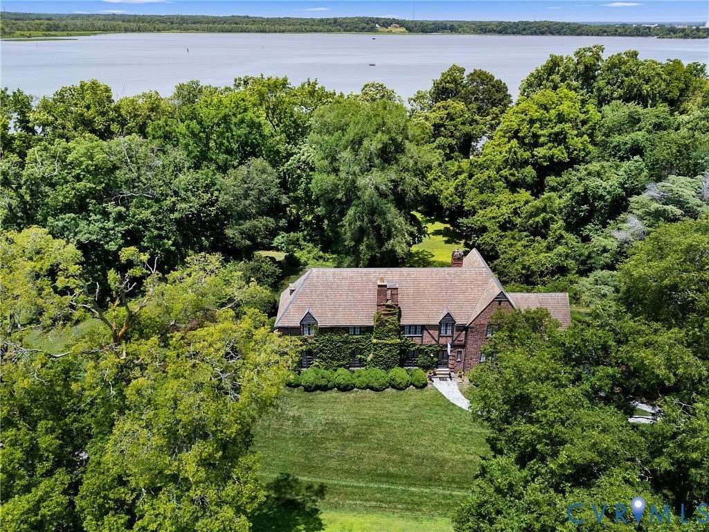 3 Acres of Land with Home for Sale in Hopewell, Virginia