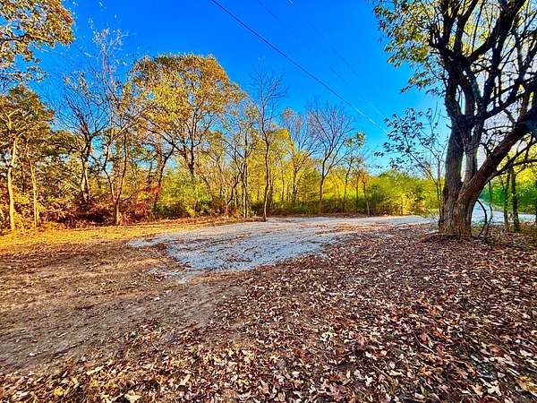 5 Acres of Land for Sale in Henryetta, Oklahoma