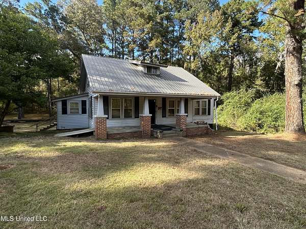 8.4 Acres of Residential Land with Home for Sale in Kosciusko, Mississippi